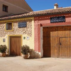 Casas La Laguna Y Buhardilla (Zaragoza)