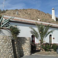 Cuevas La Granja (Granada)