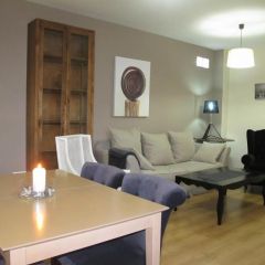 Apartamentos Turisticos Alcazar De Baeza  (Ja�n)