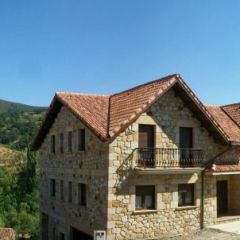 Apartamentos El Cueto (Len)