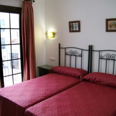 Hostal Palomares** (Granada)